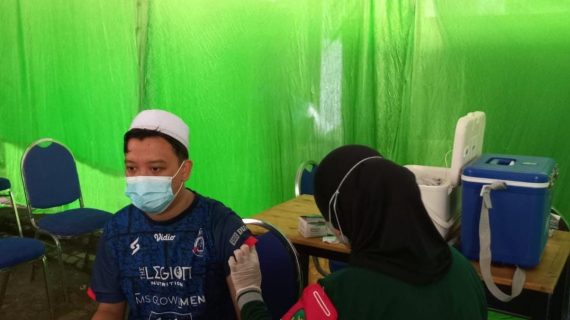 Siapkan Mudik Sehat dan Aman, Polresta Malang Kota Gelar Vaksinasi Booster di Ponpes