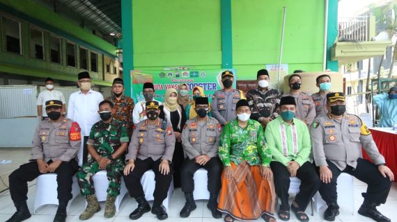 PJU Polda Jatim Cek Vaksinasi di PCNU Gresik