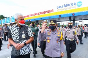 Tinjau Kalikangkung, Kapolri Imbau Pemudik Tak Paksakan Berkendara dalam Kondisi Lelah Demi Keselamatan