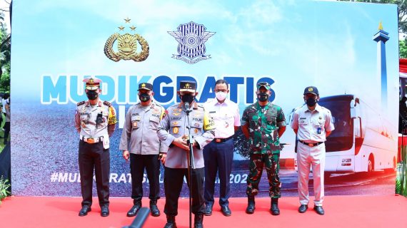 Kapolri Tinjau Arus Mudik Naik Heli, Tol Jakarta-Cikampek Lancar