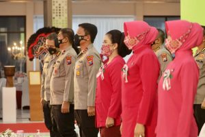 Kapolda Jatim Mengikuti Upacara Virtual HUT Ke-42 Yayasan Kemala Bhayangkari Tahun 2022 di Mapolda Jatim