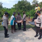 Tanggap Bencana, Polisi di Ponorogo Berikan Bantuan Korban Tanah Longsor