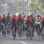 Polda Jatim Gelar Sepeda Gembira Peringati HUT Bhayangkara ke 76