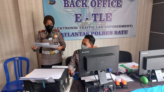 Satlantas Polres Batu Lakukan Himbauan Hingga Tilang Elektronik