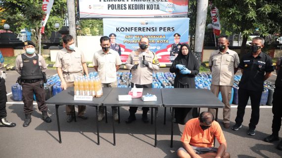 Polres Kediri Kota Berhasil Menggagalkan Peredaran Ribuan Liter Miras