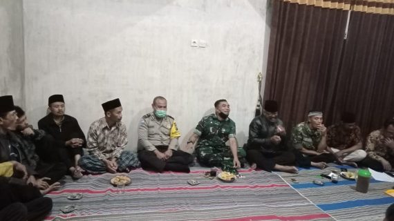 Polsek Ngantang Hadiri Musyawarah Tentang Hewan Ternak dan Bahaya PMK