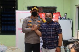 Anjangsana Kapolres Batu Jenguk Keluarga Personel Polres Batu Yang Sakit