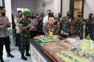 Puluhan Anggota TNI Datangi Mapolres Batu, Ada Apa?