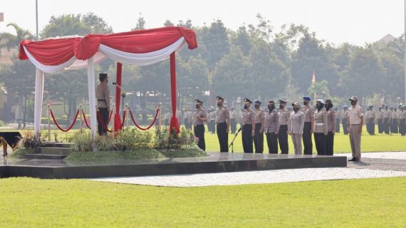 Pimpin Upacara Kenaikan Pangkat, Kapolda Jatim Beri Ucapan Selamat Kepada 477 Personel Yang Naik Pangkat