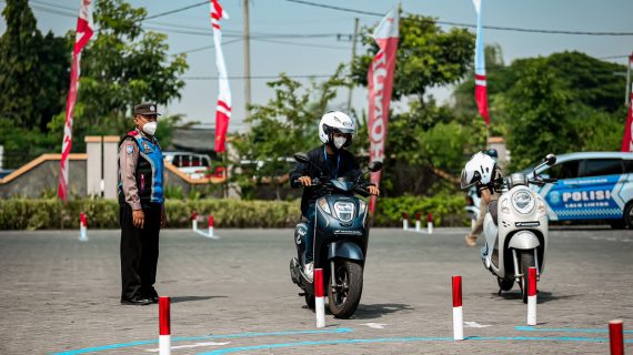 Program SIM Cak Bhabin Polrestabes Surabaya Permudah Masyarakat Mendapatkan Pelayanan SIM