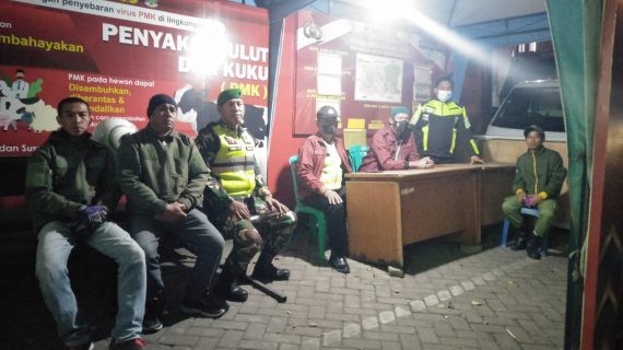 Tetap Antisipasi PMK, Petugas Lakukan Pemeriksaan SKKH di Pos Pam Songgokerto