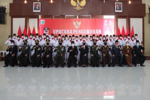 Walikota Batu Kukuhkan Anggota Paskibra Kota Batu