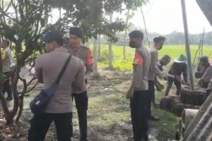 Tanggap Bencana, Satbrimob Polda Jatim Gelar Bhaksos di Lokasi Terdampak Puting Beliung