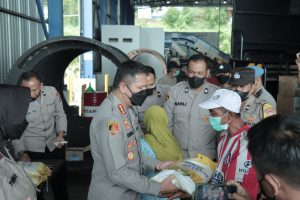 Beri Bantuan Sosial, Polresta Malang Kota Penuhi Janjinya Pada Pejuang Lingkungan Hidup