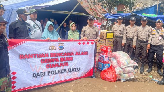Polres Batu Salurkan Bantuan untuk Korban Gempa Bumi Cianjur