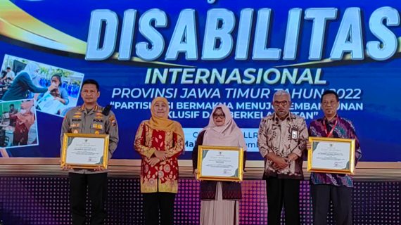 Puncak Peringatan Hari Disabilitas Internasional 2022, Kapolresta Malang Kota Raih Penghargaan dari Gubernur Jatim