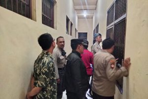 Tingkatkan Pengamanan di Mako Polres Batu, Petugas Piket Rutin Cek dan Kontrol Tahanan