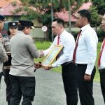 Awal Tahun 2023 Kapolda Jawa Timur Beri Penghargaan Kepada Kasat Reskrim Polrestabes Surabaya