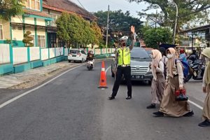 Cegah Macet dan Berikan Rasa Aman, Satlantas Polres Batu Poros Pagi