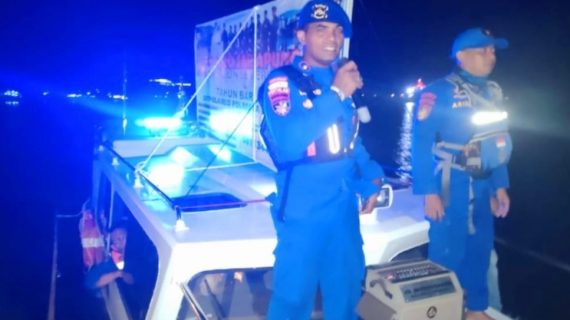 Berikan Rasa Aman dan Nyaman, Satpolairud Polresta Banyuwangi Patroli Perairan Selat Bali