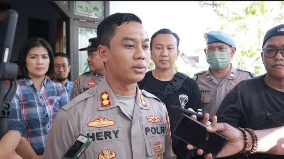 Kapolres Jember Sambangi Keluarga Siswi SMK Korban Pembunuhan