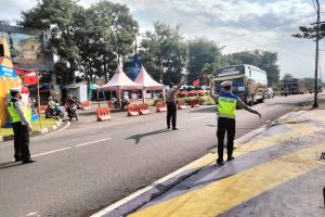 Strong Point pagi hari, Sat Lantas berikan layanan kepada masyarakat