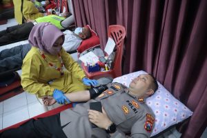 Polres Kediri Kota Gelar Donor Darah untuk HUT ke-42  Satpam