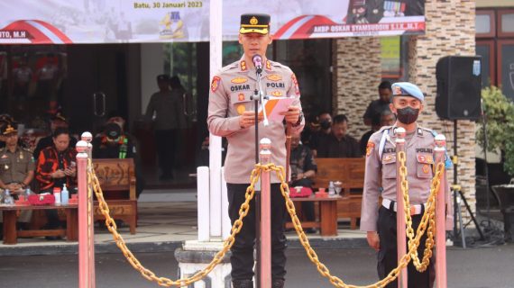 Kapolres Batu Pimpin Upacara HUT Satpam ke-42