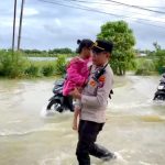 Tanggap Bencana, Polres Sumenep Turunkan Personel Bantu Warga Terdampak Banjir