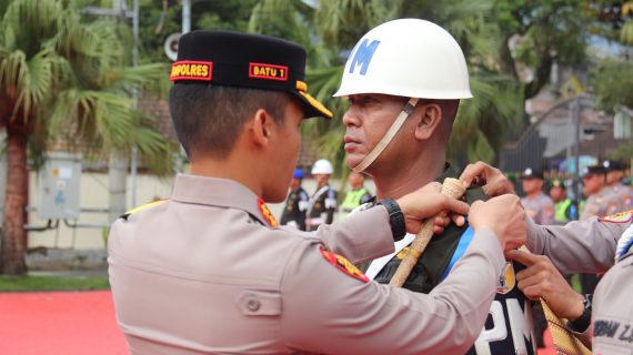 Dalam Rangka Cipta Kondisi Kamseltibcarlantas, Kapolres Batu Pimpin Apel Gelar Pasukan Operasi Keselamatan Semeru 2023