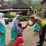 Edukasi Anak, Bhabinkamtibmas Desa Jombok Laksanakan Giat Polisi Sahabat Anak