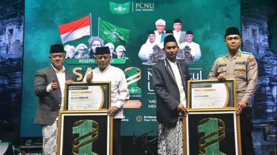Sukseskan Rangkaian 1 Abad NU, Kapolres Malang Terima Penghargaan Dari PCNU Kab. Malang