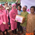 Tanggap Bencana, Yayasan Kemala Bhayangkari Jawa Timur Berikan Bantuan Korban Banjir di Bondowoso