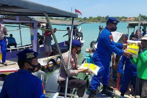 Polres Sumenep Himbau Pengguna Transportasi Laut Waspadai Cuaca Ekstrem