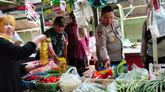 Polresta Malang Kota Patroli Dialogis di Pasar Tradisional Cek Ketersediaan Bahan Pangan
