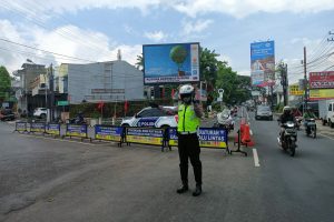 Urai kepadatan arus di Long Weekend, Sat Lantas Polres Batu maksimalkan seluruh anggota
