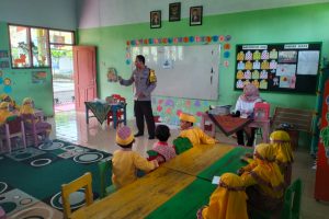 Polres Tulungagung Terjunkan Bhabinkamtibmas ke Sekolah, Tangkal Kabar Hoax Terkait Penculikan Anak