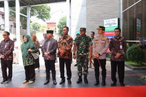 Kapolres bersama Forkopimda , mendampingi Gubernur resmikan gedung Amarilis dan ruang instalasi gizi RSUD Karsa Husada