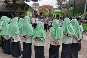 Sasar SMAN 1 Ngantang, patugas Ops Bina Kusuma 2023 berikan materi kenakalan remaja
