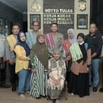 Di Polresta Malang Kota Akhir Penantian 37 Tahun Hernik Bertemu Keluarganya Buah Kepedulian Pak Bhabin