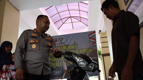 Kapolres Kediri Kota Serahkan Kendaraan Bermotor Kepada Para Korban Curanmor
