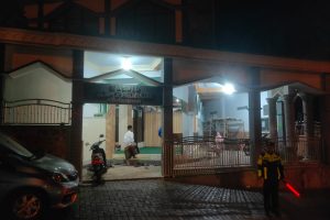 Selama Bulan Ramadhan 1444 H, Aangota Polres Batu turun langsung amankan Pasar Takjil