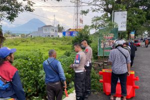 Bantu Pengendara Masuk Sungai, Tim Urai Sat Lantas tuai pujian