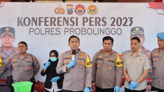 Polres Probolinggo Ungkap Kasus Pembakaran Mobil di Kotaanyar, Komplotan Pelaku Berhasil Diamankan
