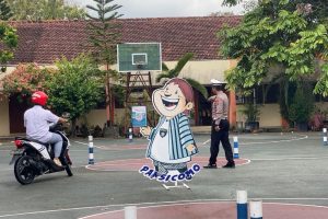 Pak Sicomo Polres Tulungagung Setia Jemput Bola Permudah Masyarakat Urus SIM