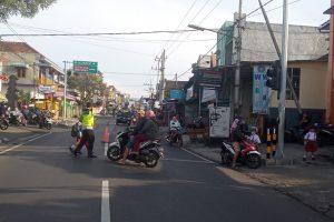 Giat Poros Pagi Sat Sabhara dan Polsek jajaran, layani waga masyarakat beraktivitas