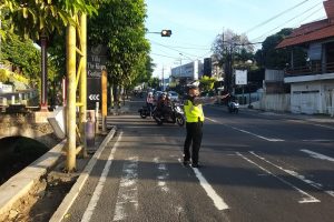 Sat Lantas Polres Batu tempatkan Personel di titik rawan laka dan rawan kemacetan