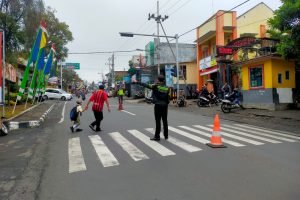 Jajaran Polres Batu All Out setiap pagi untuk melayani kegiatan masyarakat di pagi hari