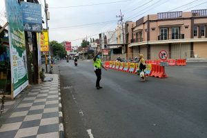 Pelayanan Masyarakat di pagi hari, Sat Lantas Polres Batu terjun ke lapangan dengan sepenuh hati