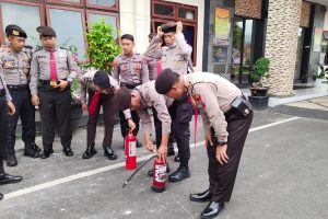 Latihan penggunaan APAR, Sat Samapta berkomitmen tingkatkan Profesionalitas kinerja
